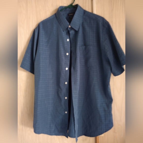 Croft & Barrow Short sleeve button up - Picture 3 of 8